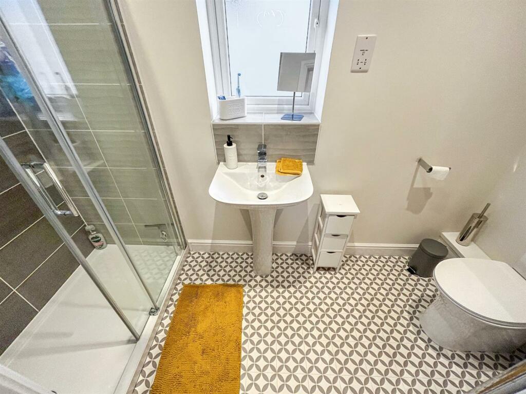 En Suite Bathroom