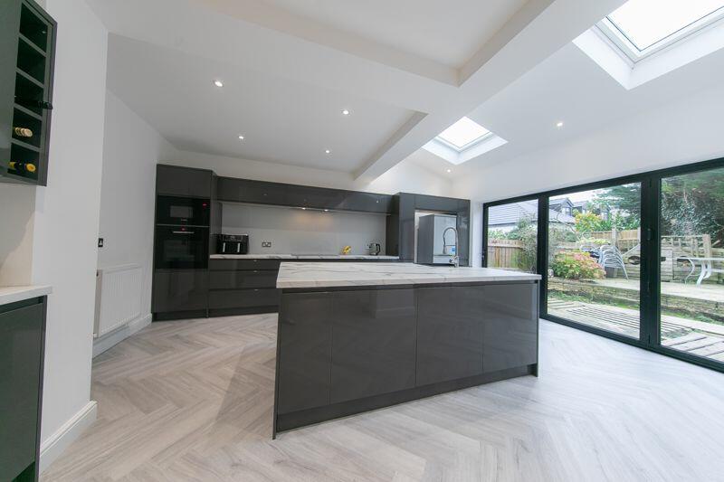 Kitchen &amp; bi-fold door