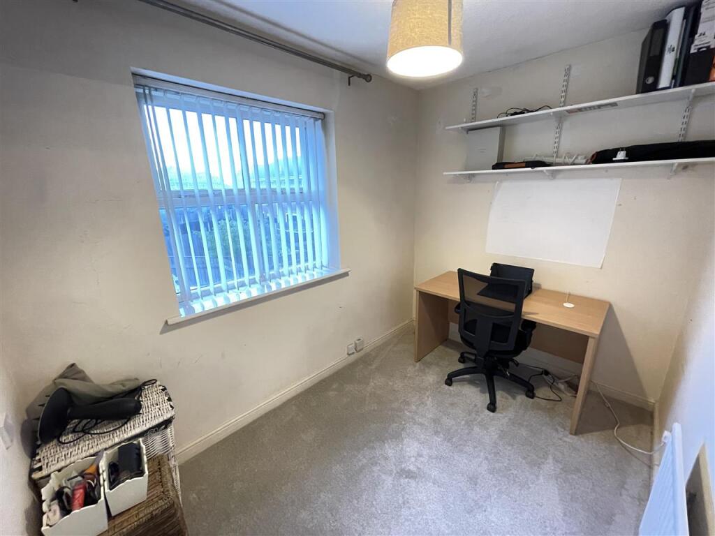 Bedroomm 4/Office