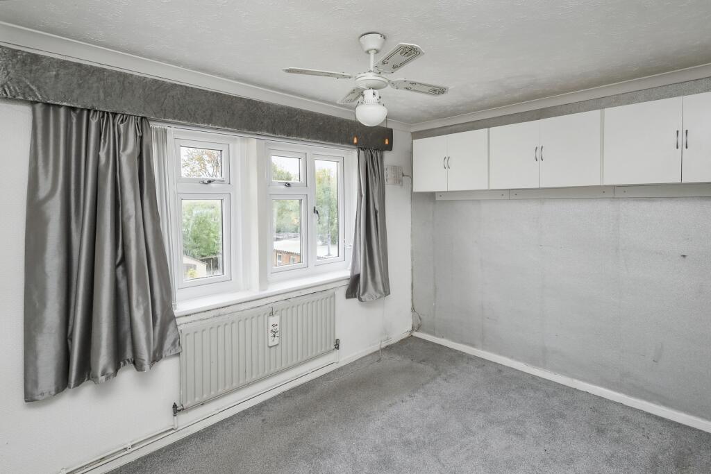 8 Colne Drive, Romford RM3 9JX