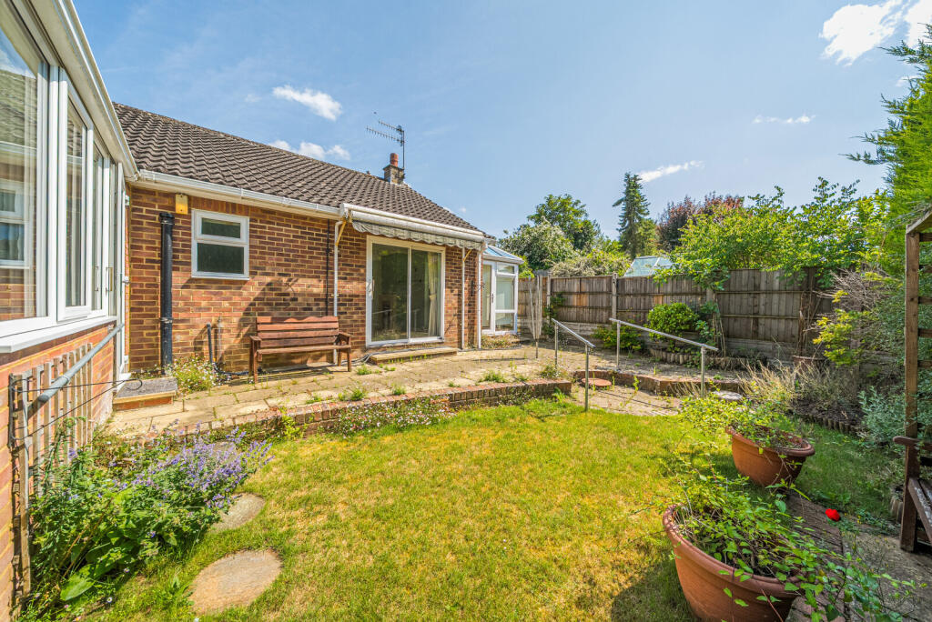 1305051-4-684c3b9...