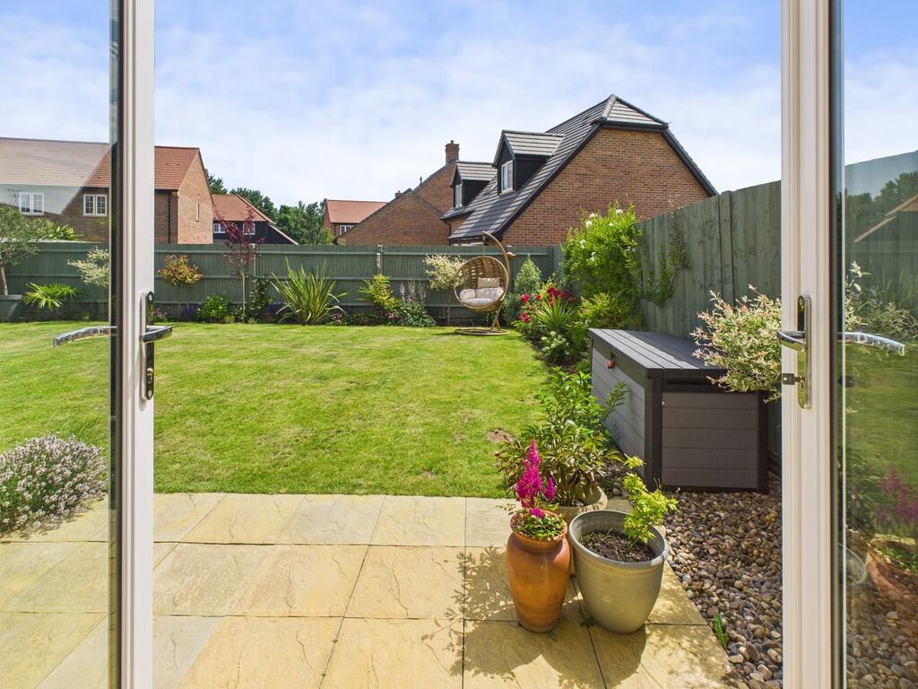 CAM05068G0-PR0038...