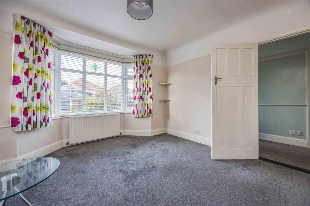 28 Warfield Crescent, Waterlooville-Small-PorticoM