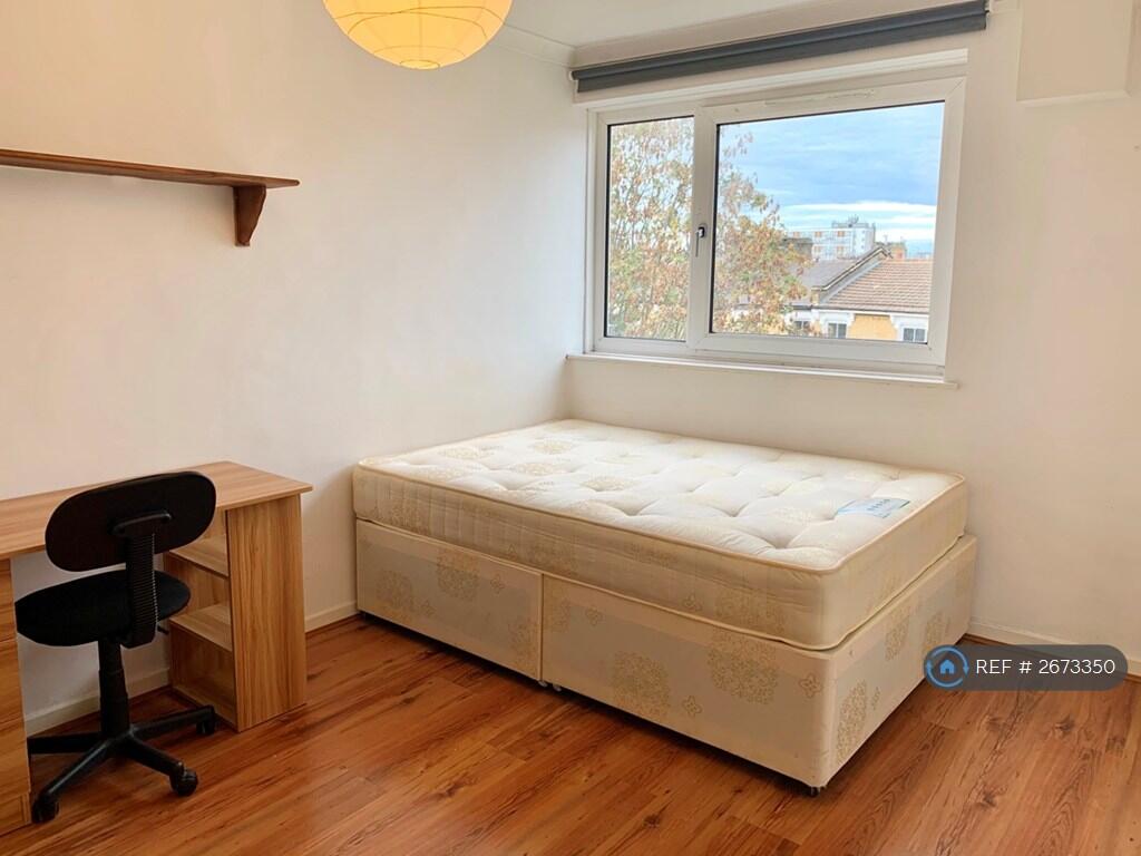 Bedroom 1 Picture 1