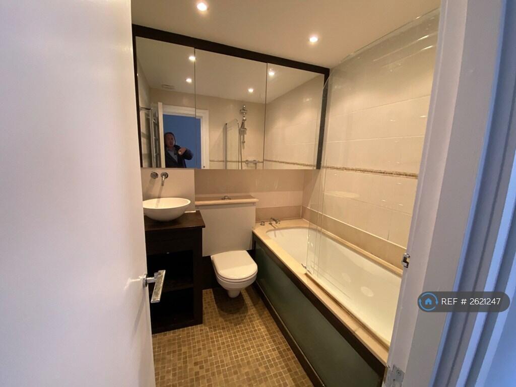 En-Suite For Bedroom On Second Floor