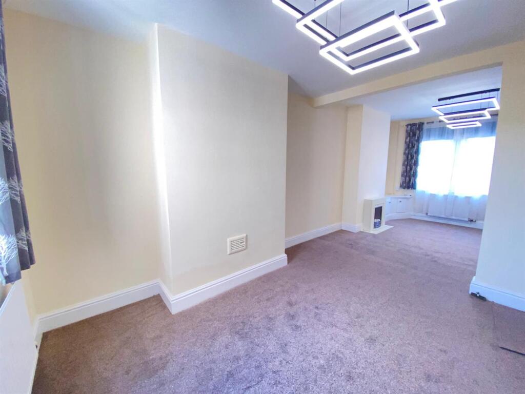 Lounge.dining.jpg