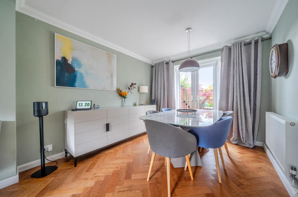 1328307-9-687f961...