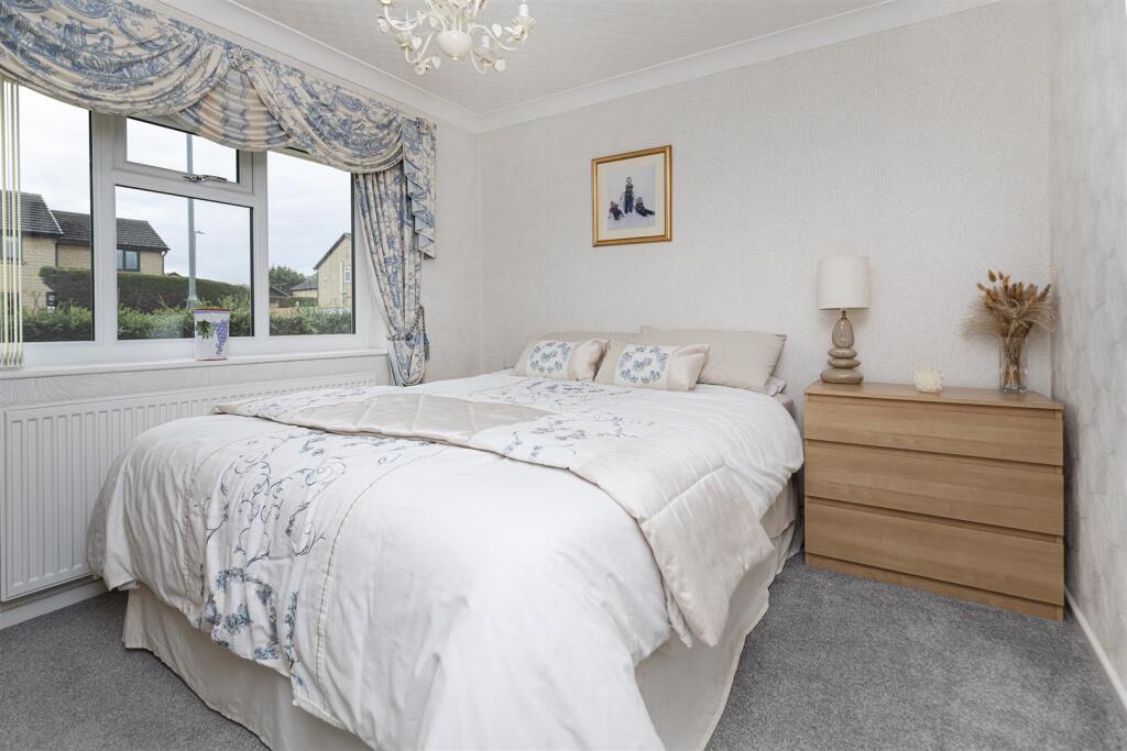 Bramleys Estate Agents - Elm Court - Kirkburton (6