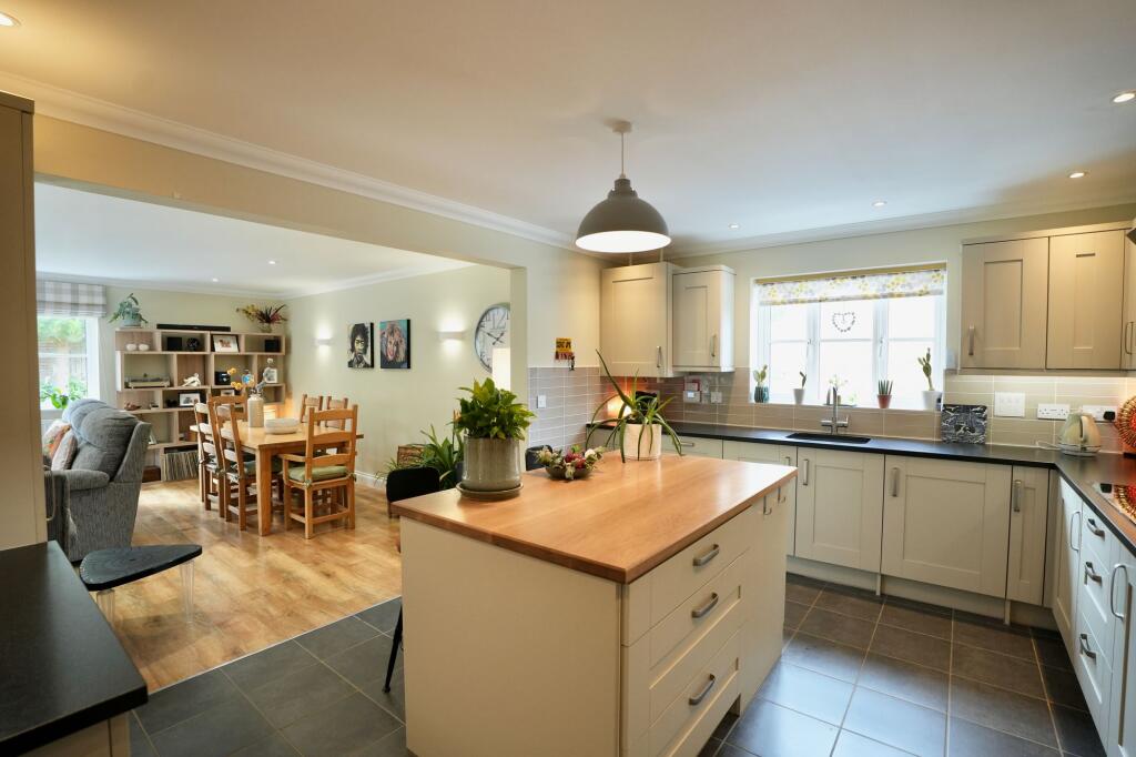 Kitchen/Breakfast Room