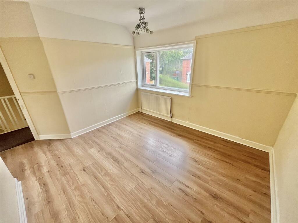 Bedroom 1 Aspect 2.jpg
