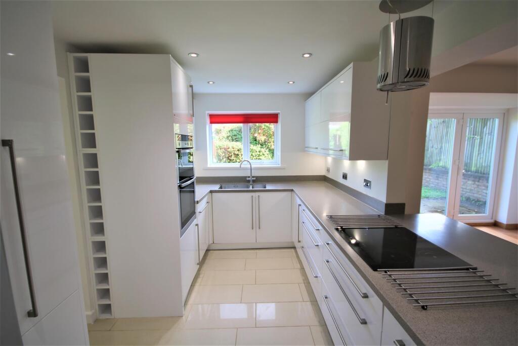 Kitchen a.JPG