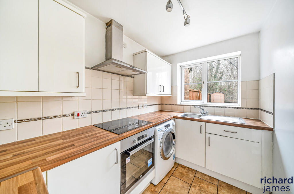 06b9184bad734b8baad3a7bf6c378e6e