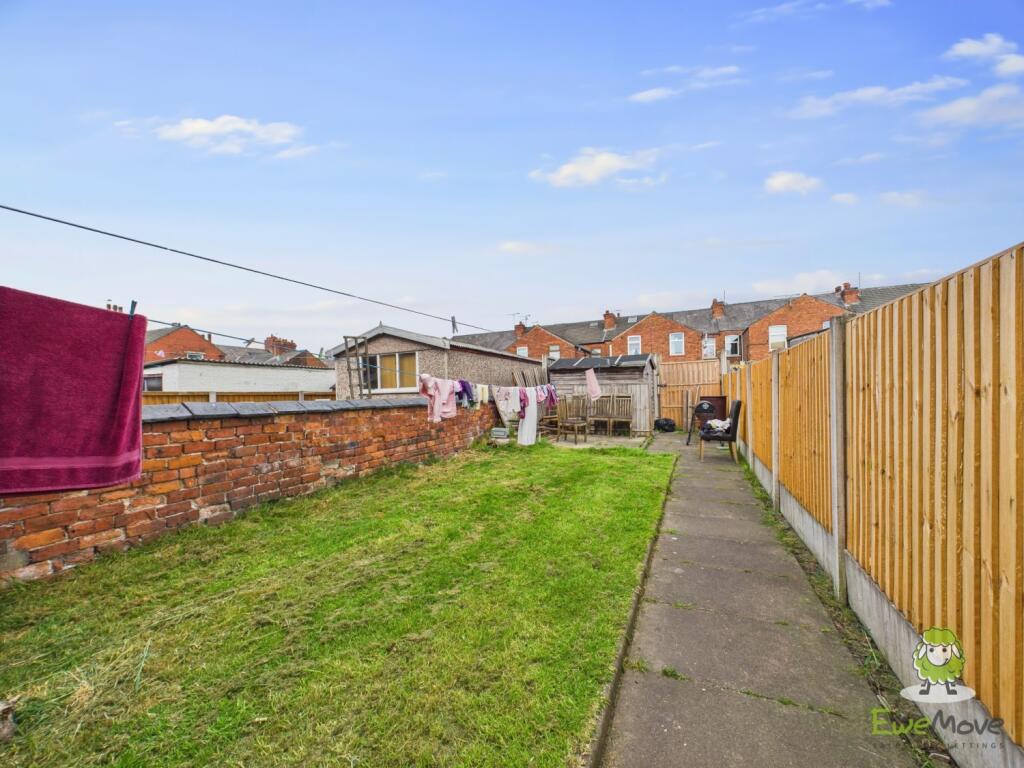 Rear garden - Charlotte Thomasson Ewemove Whitchur