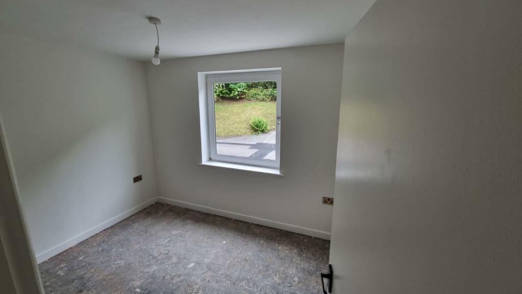 8HC Bedroom 2 3.jpeg