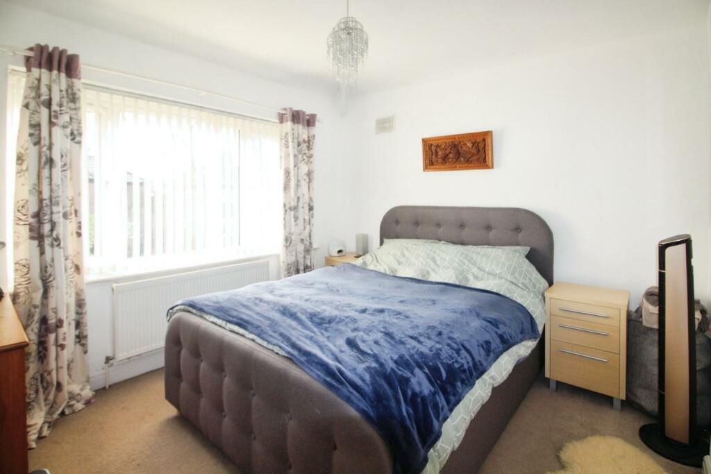 Master bedroom.JPG