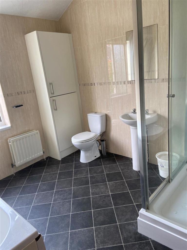 Bathroom 1.1.JPG
