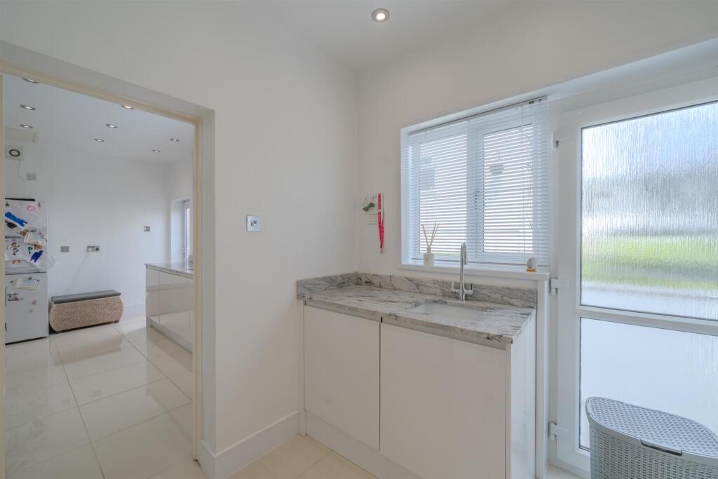 194 The Highway-34.jpg