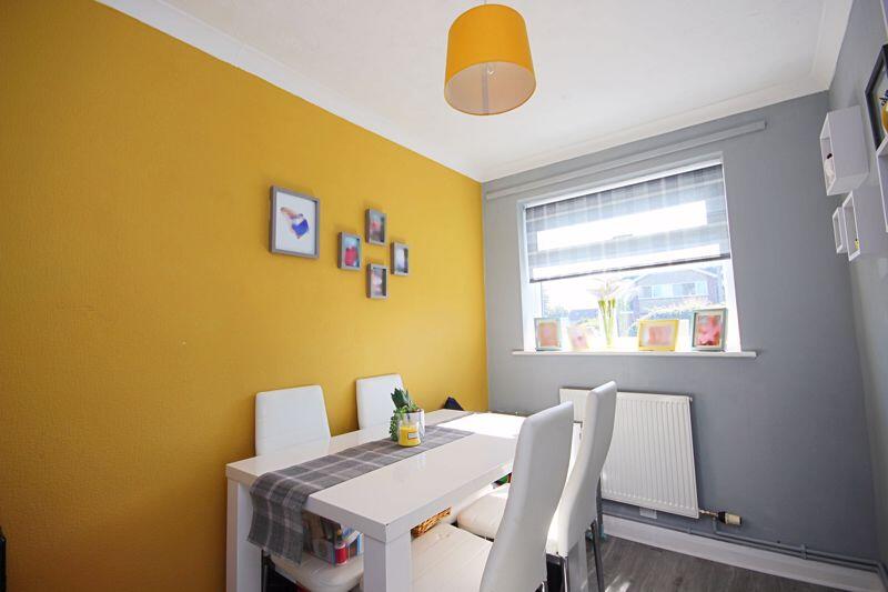 Dining room/Bedroom