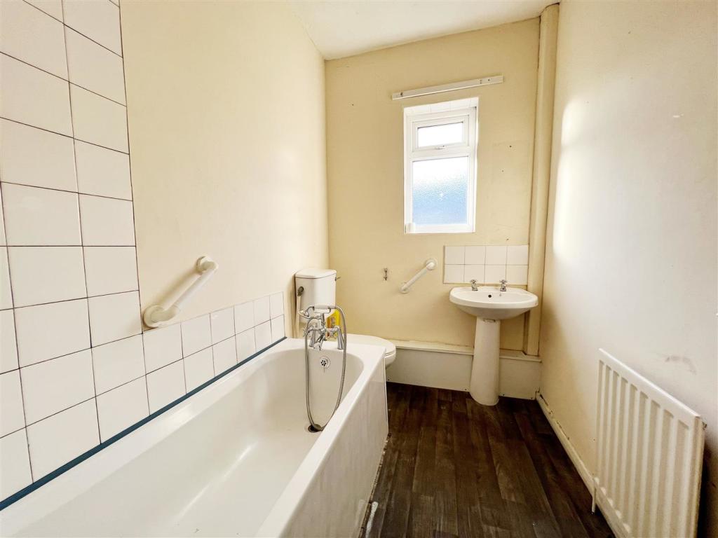 Bathroom.jpg