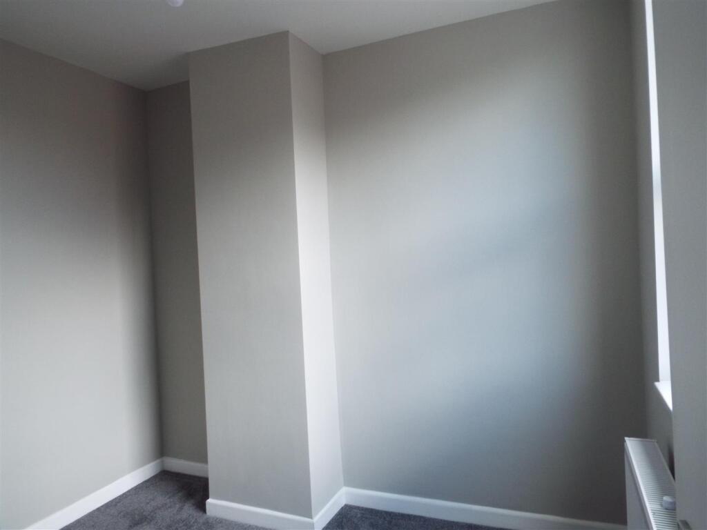 FRONT BEDROOM