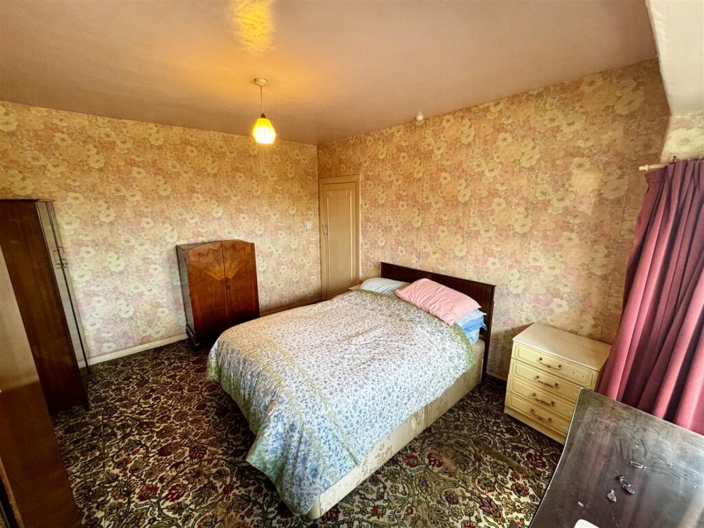 BED 2.jpg
