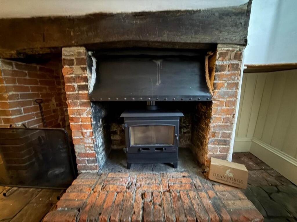 BRAND NEW LOG BURNER