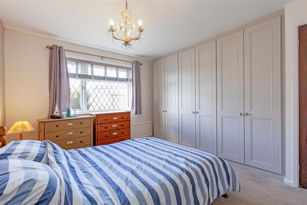 Bedroom 1-2.jpg