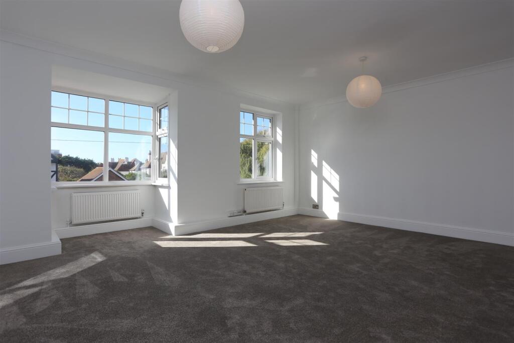 2, 5 Princes Ave (2).JPG