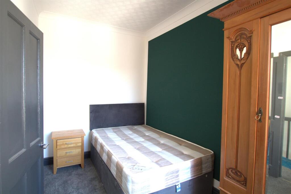 34 Haymore Room 2..jpg