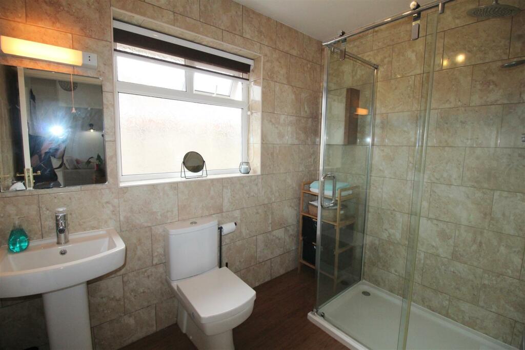 Shower Room/Wc