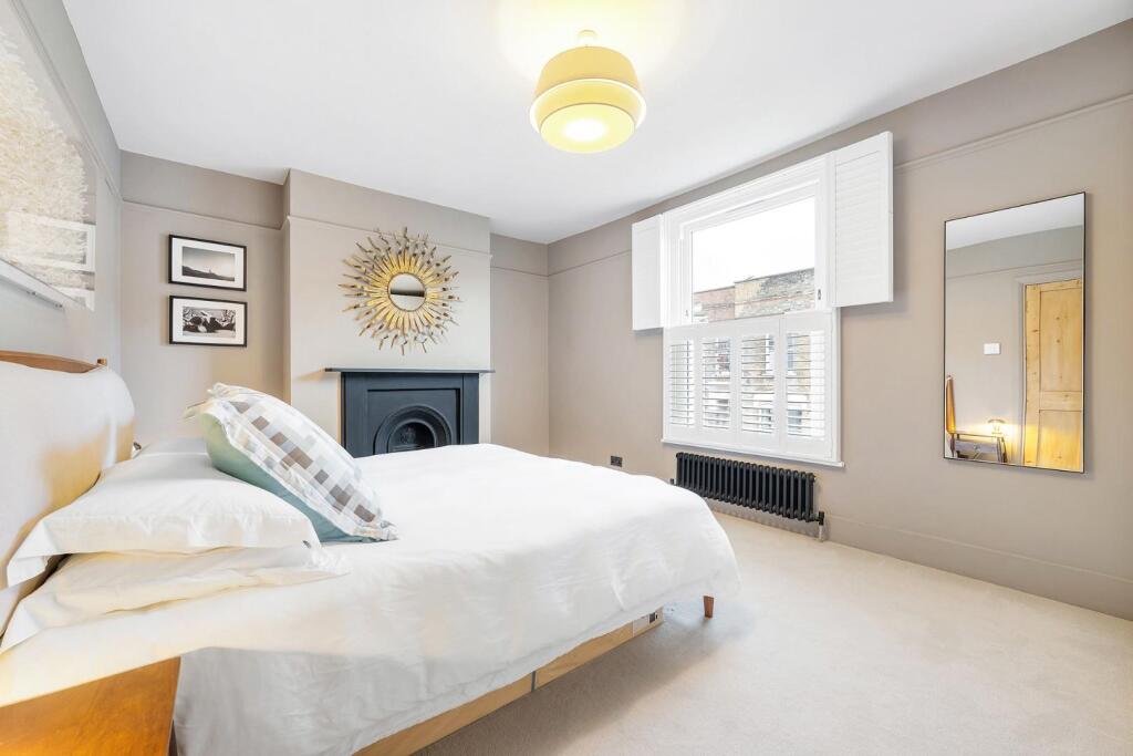 Bedroom 1.JPG