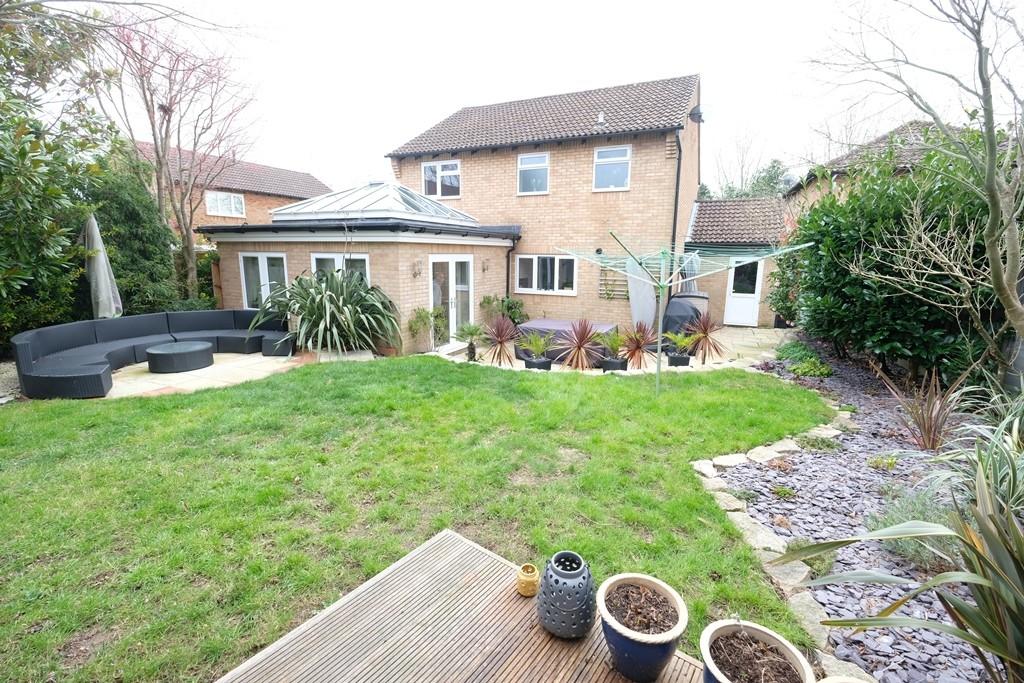GARDEN 