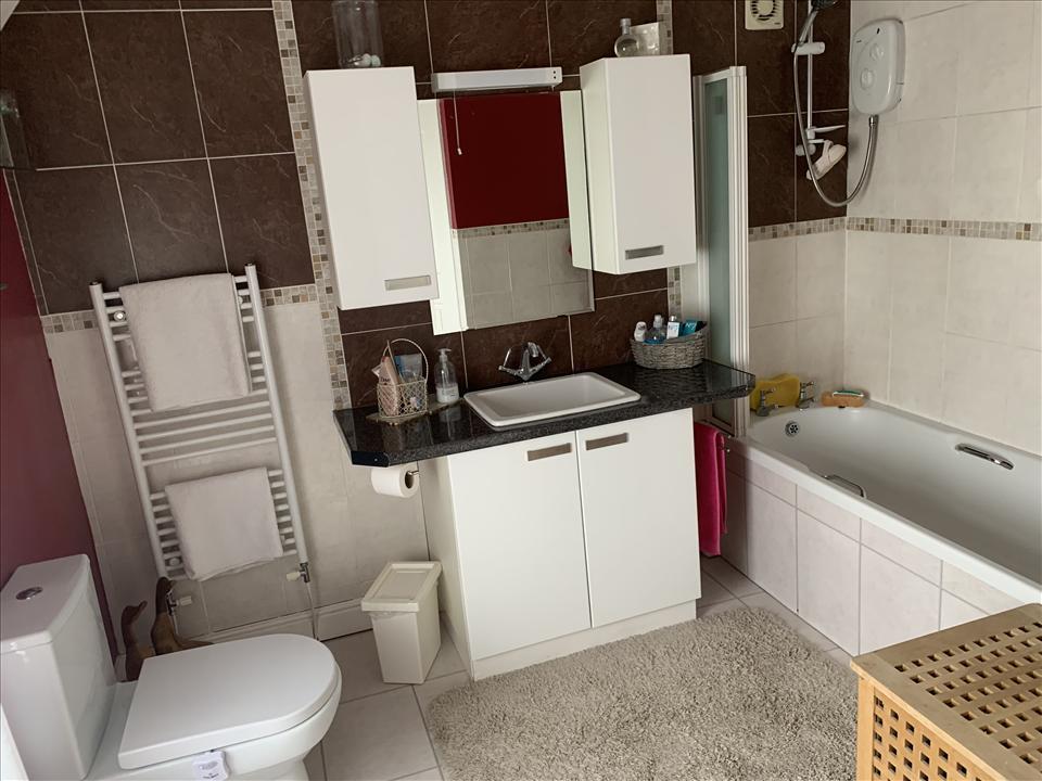 BATHROOM WC