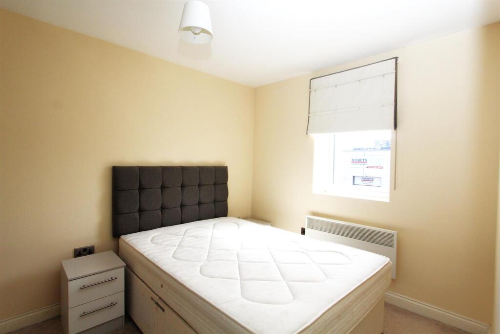 Bedroom 1.jpg