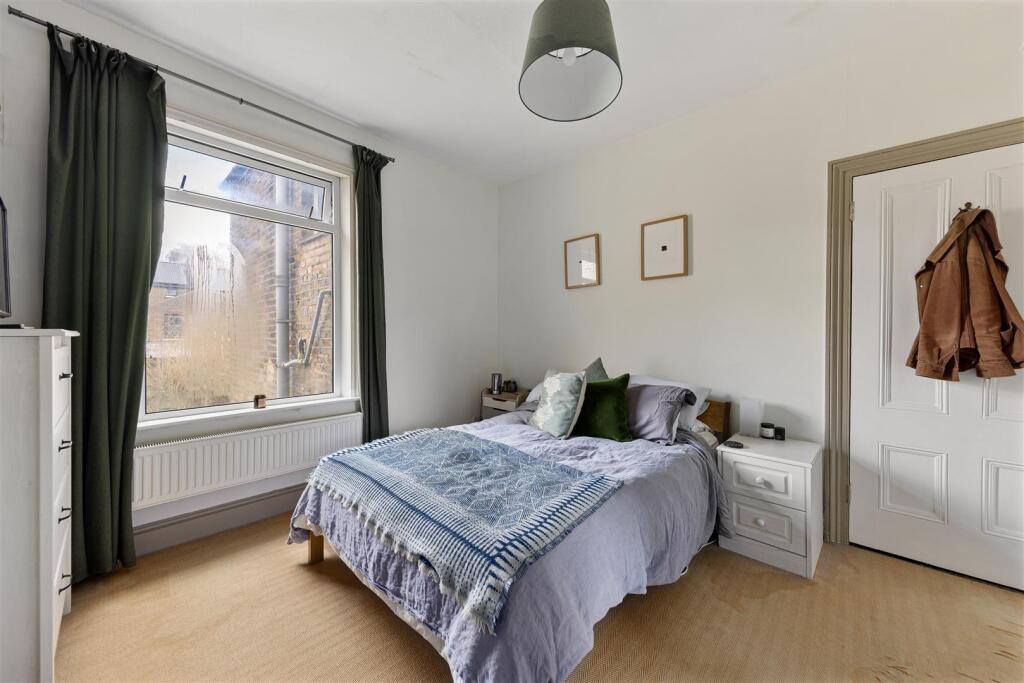 West Avenue Road, E17