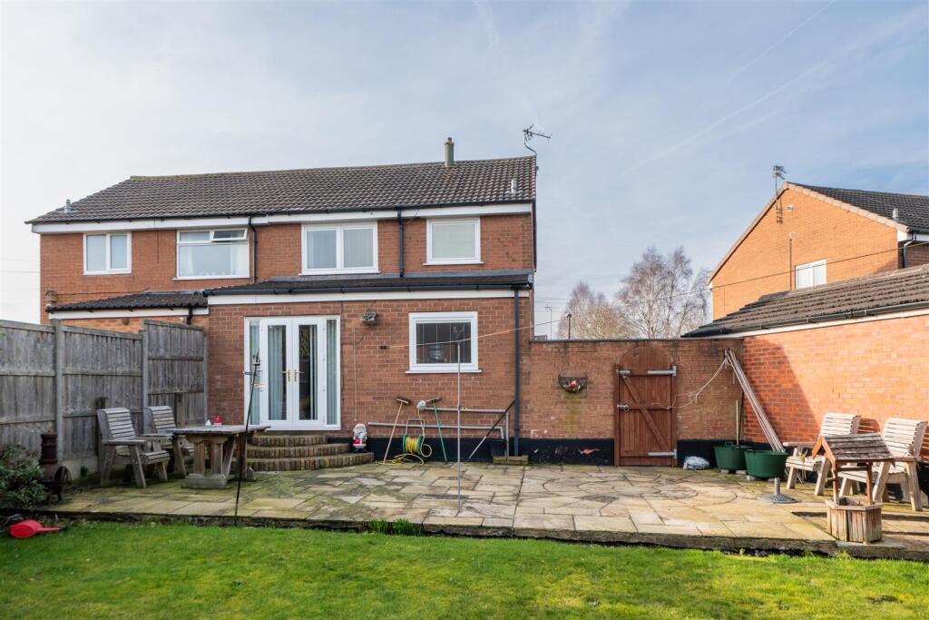 4 Meadow Lane-030.jpg