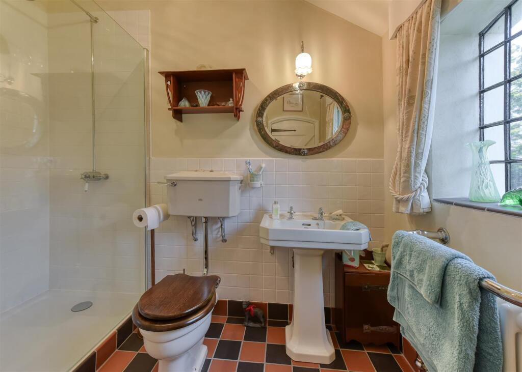 Park View-shower room.jpg