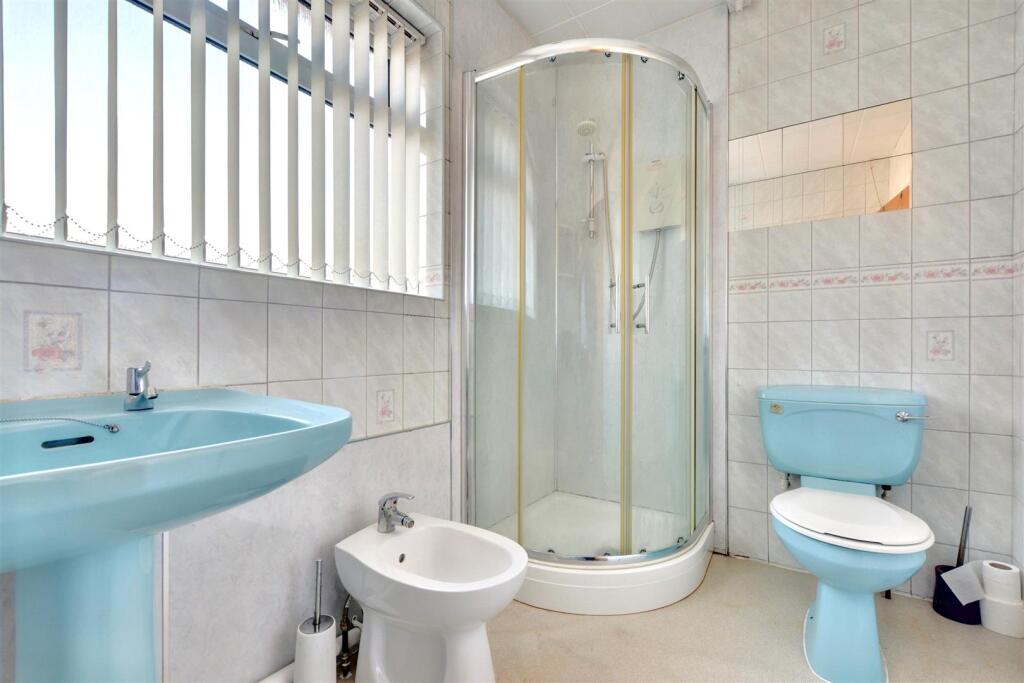 Shower Room (2).jpeg