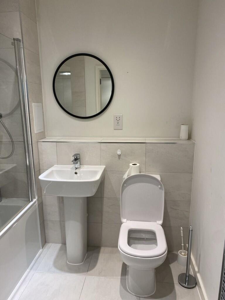 df0234f9-4958-437...