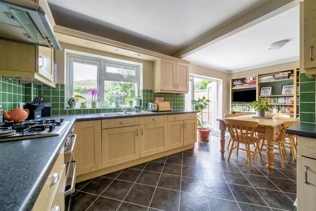 Kitchen/Breakfast Room