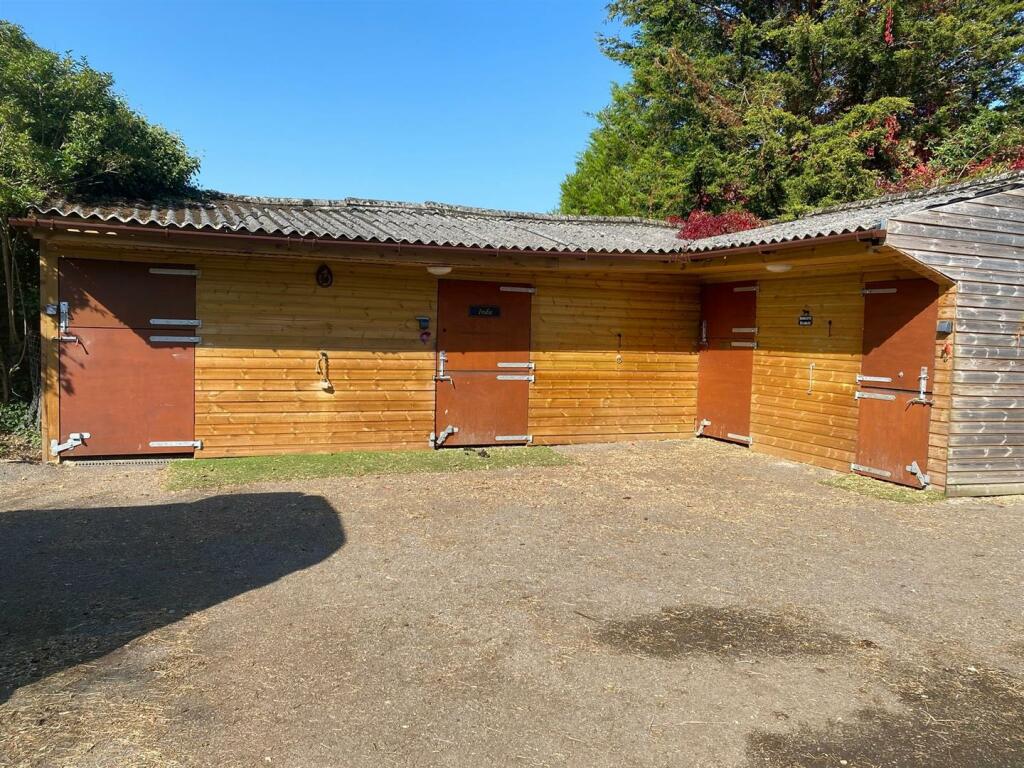 stables.jpg