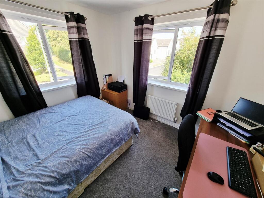Bed 3.jpg
