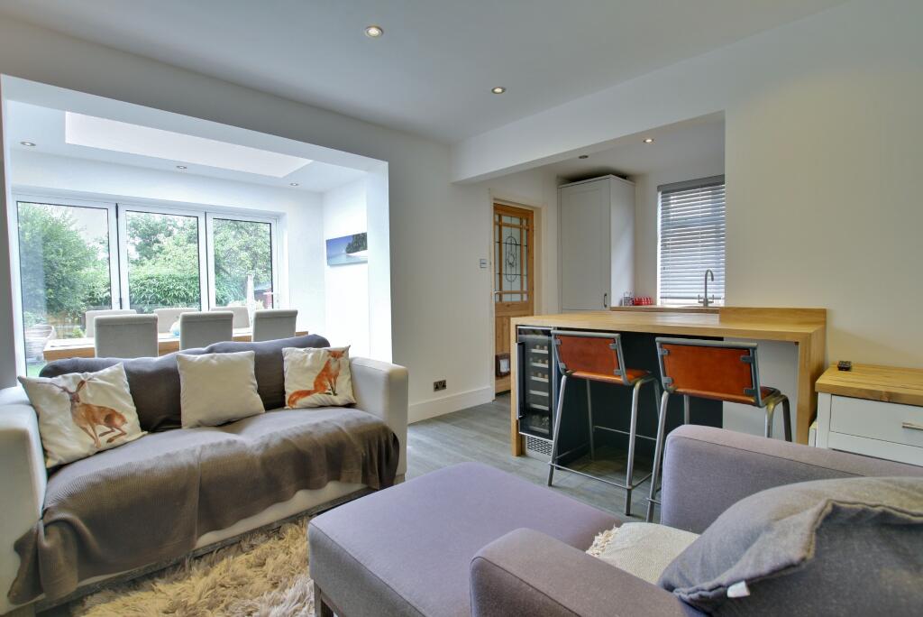 SITTING ROOM AREA
