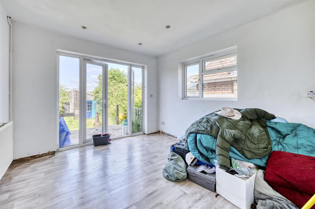 -70 Hall Avenue Rushden-46_HDR-09.jpg