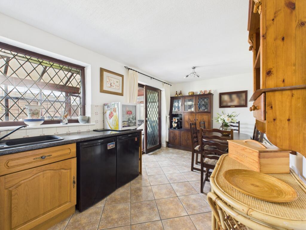 CAM03729G0-PR0073-STILL014