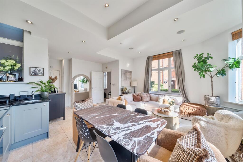 Reception Room/Open Plan Kitchen: