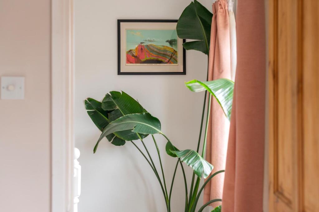 2H0RSW - Landing A.jpg