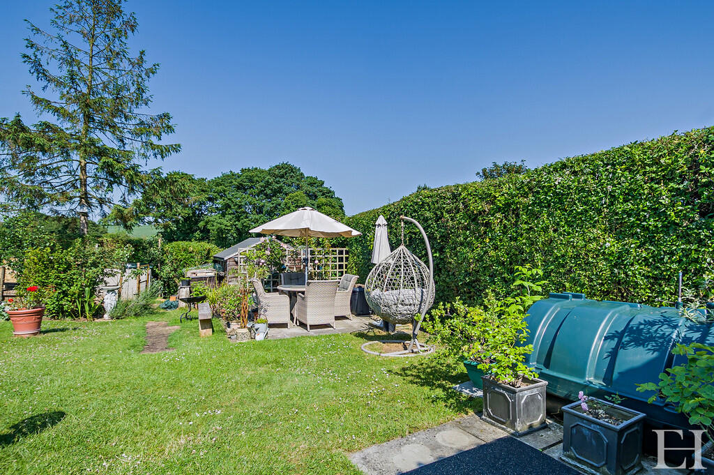 8652526-exteriorW...