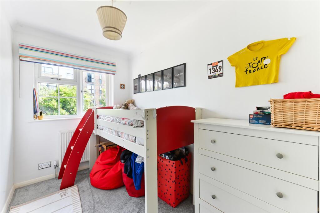 MIDDLE CLOSE, 10- (5).jpg