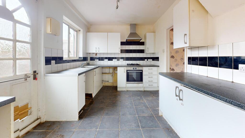 25 Pirbright Crescent, New Addington, Croydon, CR0 0RT